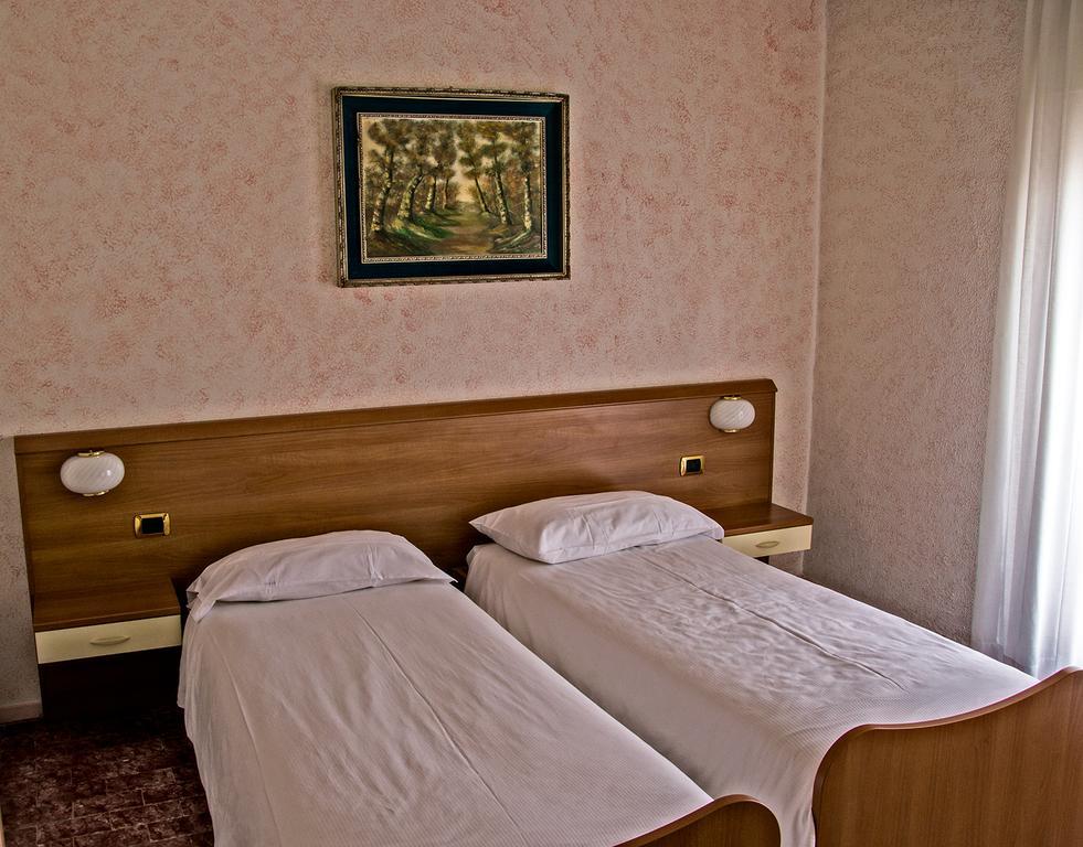 Hotel Alla Noce Limone sul Garda Habitación foto