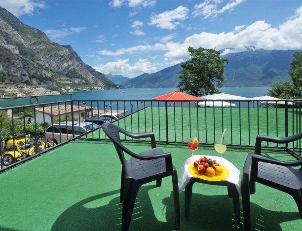 Hotel Alla Noce Limone sul Garda Habitación foto